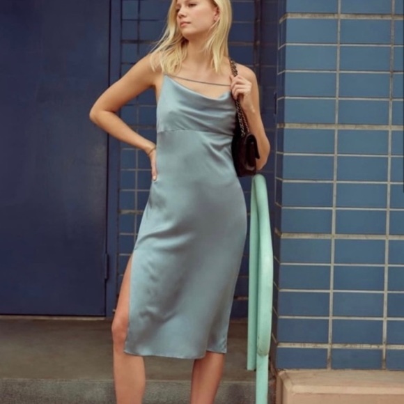 Reformation meta midi dress in almond champagne cream tan color cowl scoop neck - Picture 5 of 7